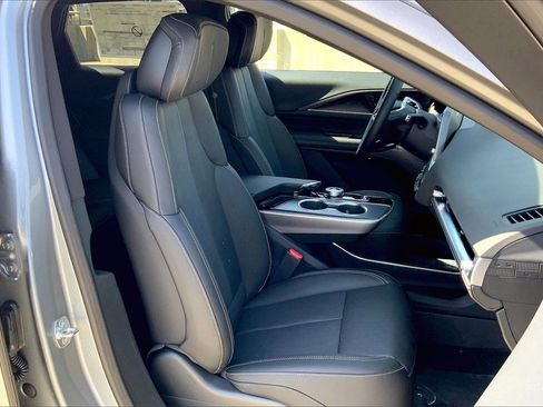 New 2025 Cadillac Lyriq Luxury image 34