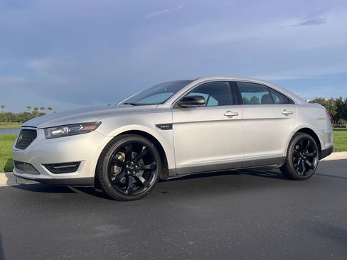 Used 2019 Ford Taurus SHO AWD/4WD image 3