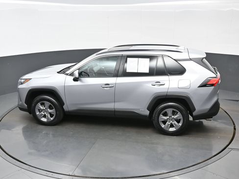 Used 2022 Toyota RAV4 XLE w/ Convenience Package AWD/4WD image 38