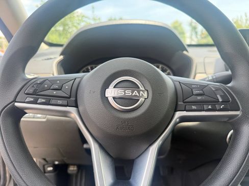Used 2025 Nissan Altima 2.5 SV FWD image 28