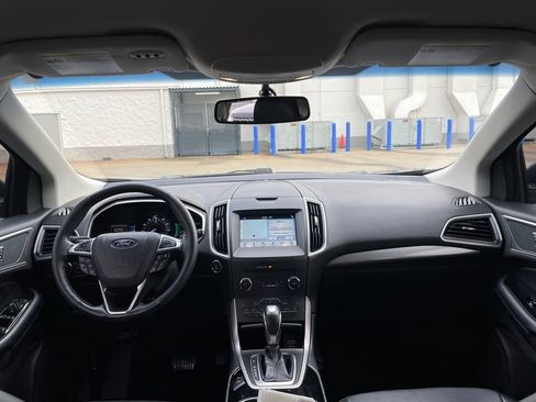 Used 2018 Ford Edge SEL w/ Equipment Group 201A FWD image 5