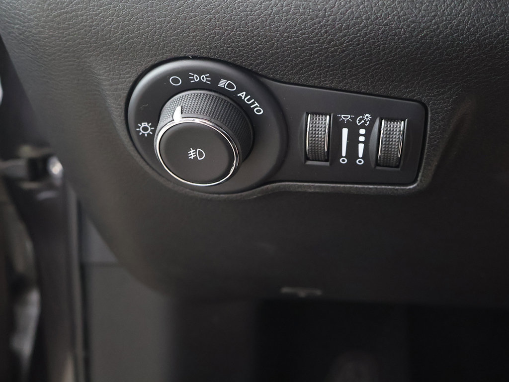 Used 2024 Jeep Compass Limited w/ Elite Group AWD/4WD image 39