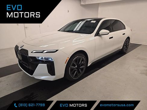 Used 2024 BMW i7 xDrive60 AWD/4WD image 1