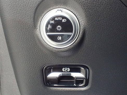 Used 2022 Mercedes-Benz C 300 Sedan image 29