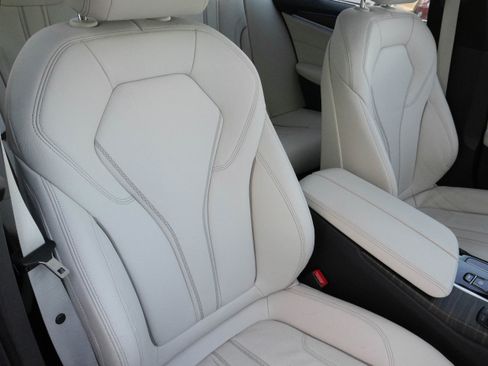 Certified 2023 BMW 540i w/ Premium Package image 6