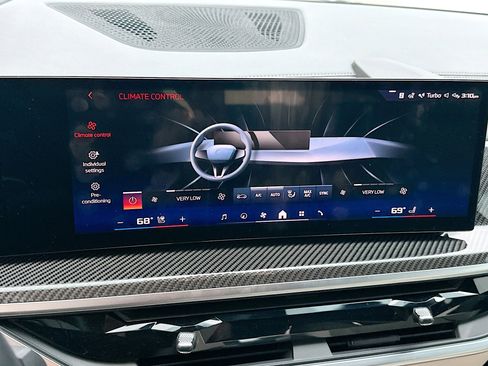 Used 2024 BMW X5 M60i image 15