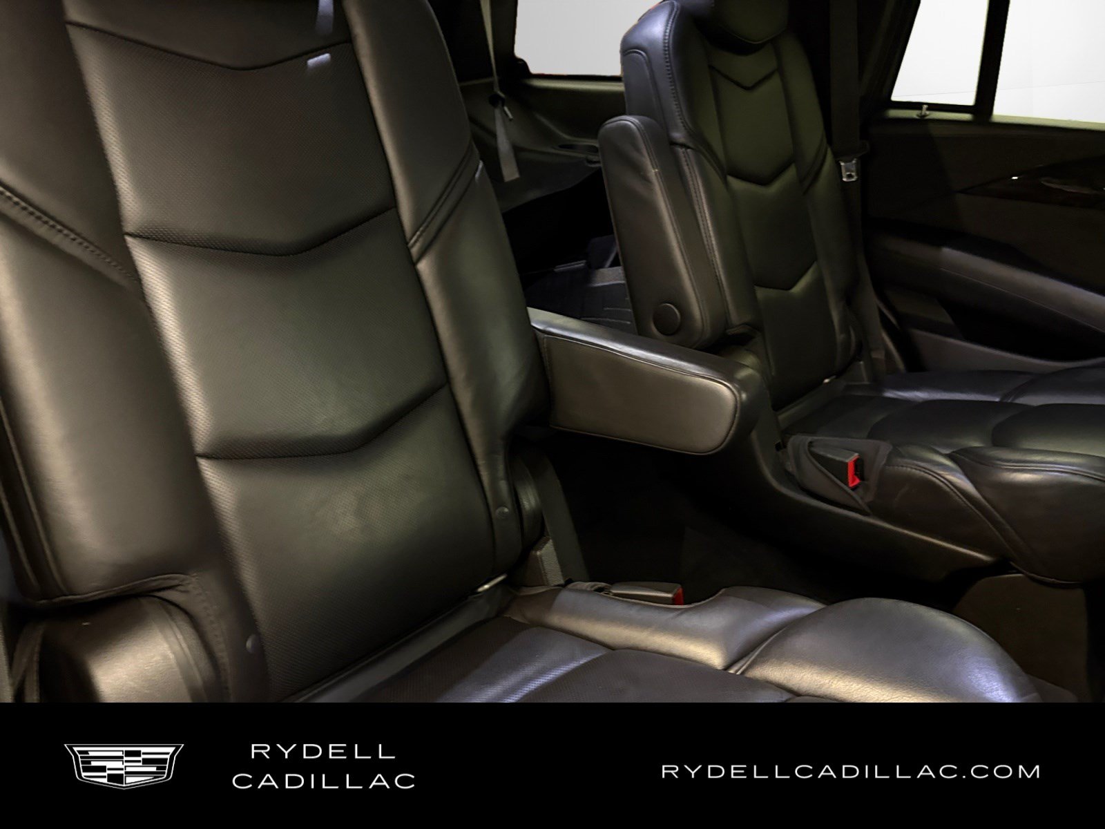 Used 2018 Cadillac Escalade Platinum AWD/4WD image 18
