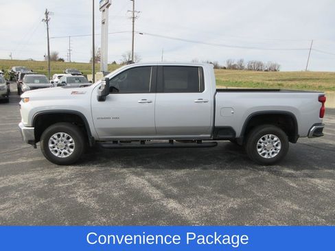 Certified 2022 Chevrolet Silverado 2500 LT w/ Convenience Package image 2