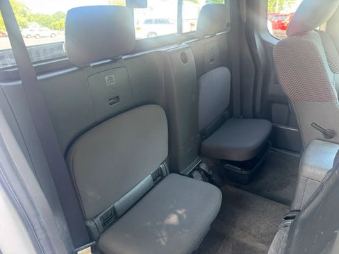 Used 2012 Nissan Frontier PRO-4X AWD/4WD image 21