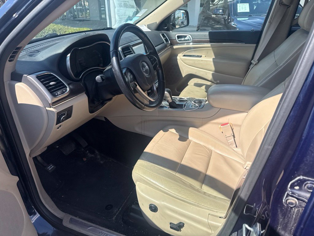 Used 2018 Jeep Grand Cherokee Limited AWD/4WD image 12