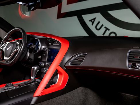 Used 2016 Chevrolet Corvette Z06 w/ 2LZ Preferred Equipment Group image 6