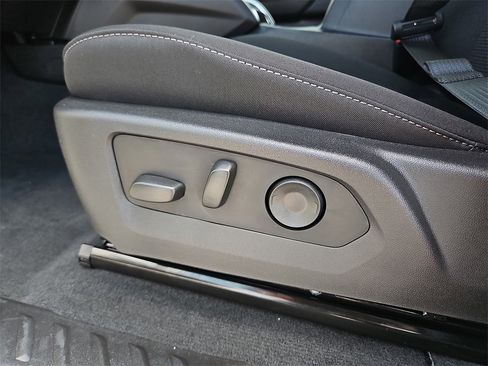 New 2026 Chevrolet Colorado LT image 15