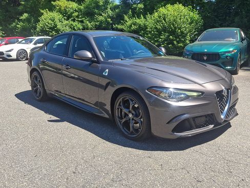 Used 2018 Alfa Romeo Giulia Quadrifoglio w/ Driver Assist Dynamic Package RWD image 3