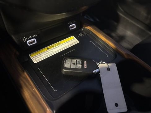 Used 2020 Honda CR-V Touring image 32