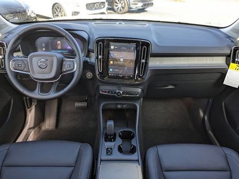 New 2025 Volvo XC40 B5 Core w/ Protection Package Premier image 19
