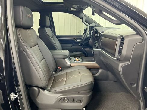 Used 2026 Chevrolet Silverado 2500 High Country w/ High Country Premium Package AWD/4WD image 23