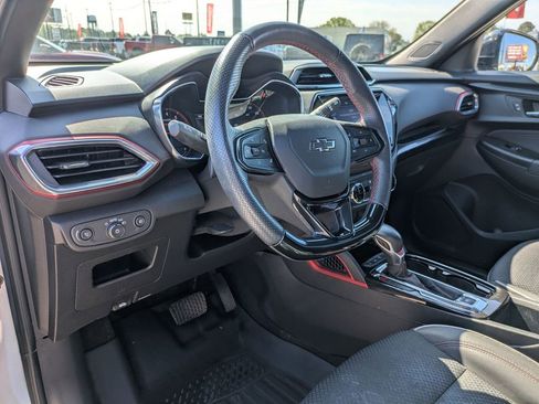 Used 2023 Chevrolet TrailBlazer RS w/ Convenience Package FWD image 16