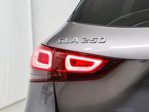 Certified 2022 Mercedes-Benz GLA 250 4MATIC image 11