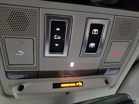 Used 2023 Land Rover Defender 110 X-Dynamic SE AWD/4WD image 21