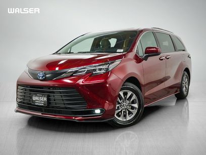 Used 2025 Toyota Sienna XLE w/ XLE Plus Package