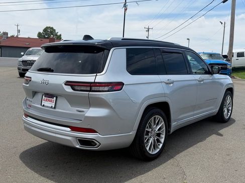 Used 2023 Jeep Grand Cherokee L Summit w/ Advanced Protech Group IV AWD/4WD image 3