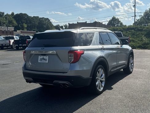 Used 2023 Ford Explorer Platinum w/ Technology Package AWD/4WD image 7