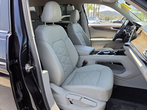 Certified 2024 Volkswagen Atlas SE AWD/4WD image 37