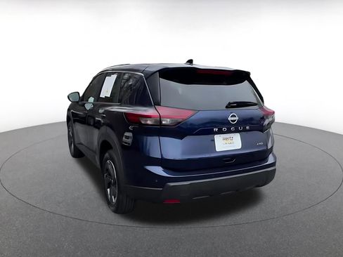 Used 2025 Nissan Rogue SV image 11