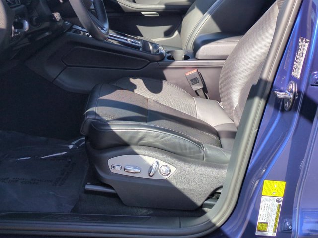 Used 2024 Porsche Macan AWD/4WD image 12
