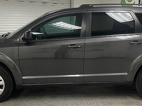 Used 2018 Dodge Journey SE image 8