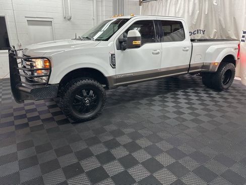 Used 2018 Ford F350 Lariat w/ Lariat Ultimate Package AWD/4WD image 5