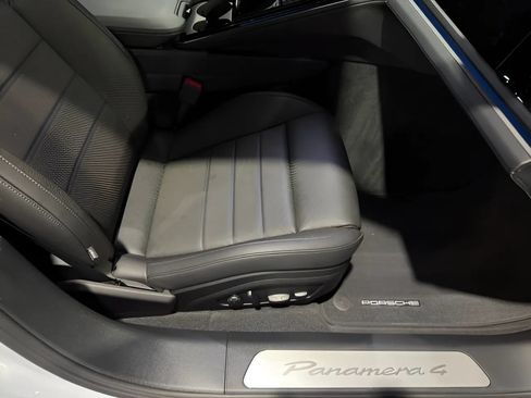 Used 2024 Porsche Panamera image 14