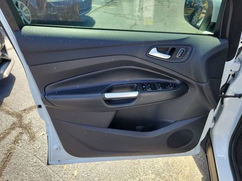 Used 2018 Ford Escape SE image 9