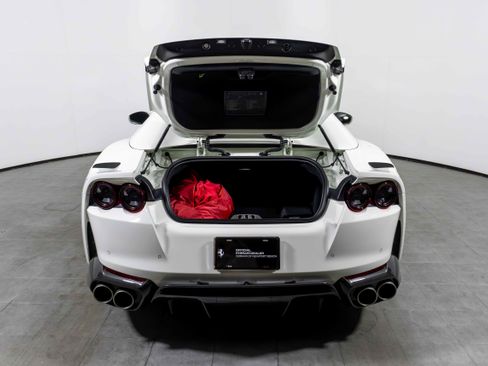 Used 2021 Ferrari 812 GTS image 16