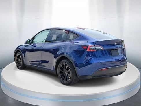 Used 2021 Tesla Model Y Long Range AWD/4WD image 3