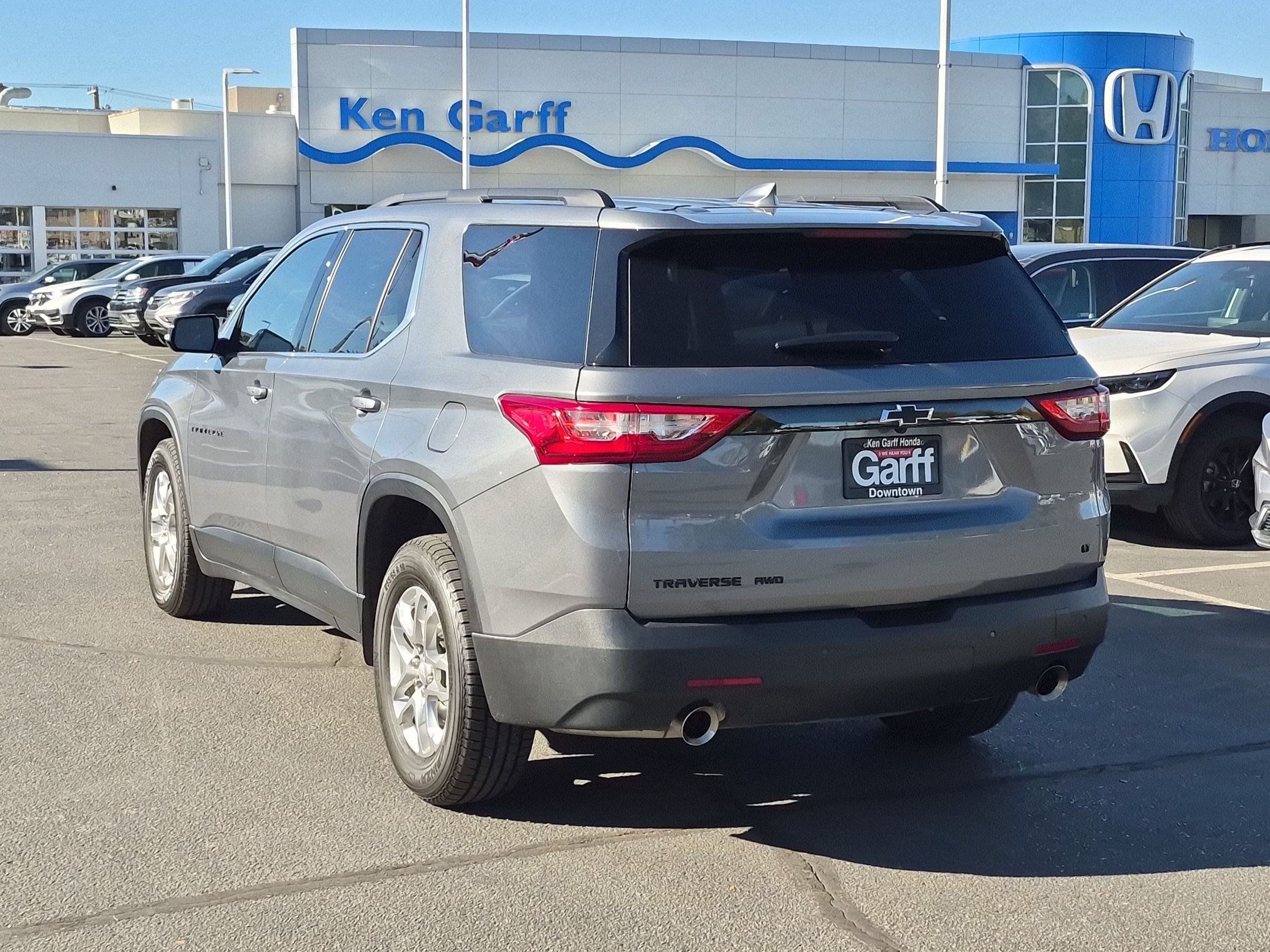 Used 2019 Chevrolet Traverse LT w/ LPO, Blackout Package AWD/4WD image 8