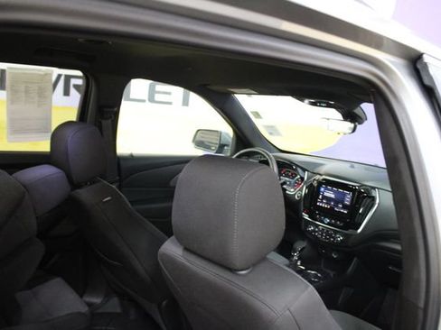 Used 2023 Chevrolet Traverse LT FWD image 10