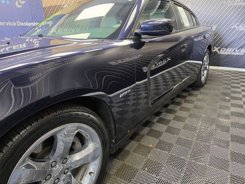 Used 2012 Dodge Charger R/T w/ Wheels & Tunes Group RWD image 9
