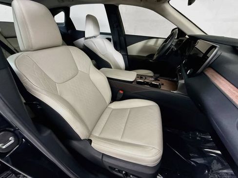 Used 2025 Lexus RX 350 Premium Plus w/ Accessory Package (Z1) FWD image 28