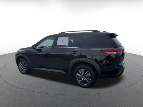 Used 2026 Nissan Pathfinder SV FWD image 9