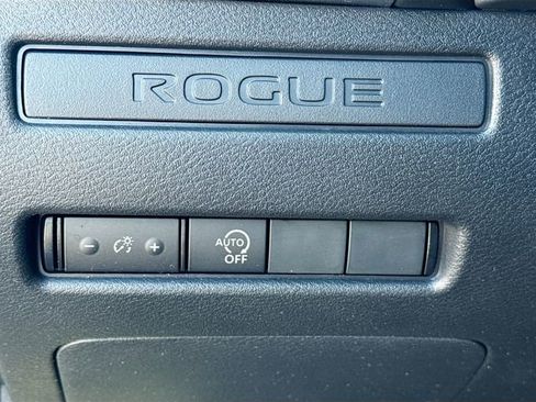 Used 2023 Nissan Rogue S image 10