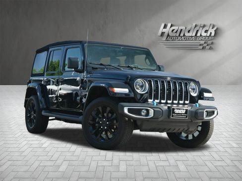 Used 2023 Jeep Wrangler Unlimited Sahara w/ Cold Weather Group AWD/4WD image 2