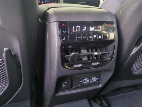 Used 2024 Jeep Grand Cherokee L Summit w/ Advanced Protech Group IV AWD/4WD image 41