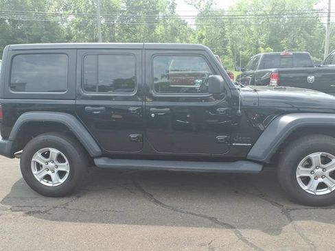 Used 2023 Jeep Wrangler Unlimited Sport AWD/4WD image 9