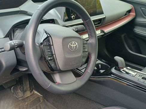 Used 2023 Toyota Prius Prime FWD image 3