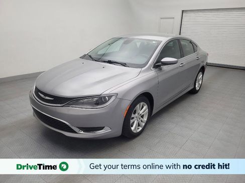 Used 2017 Chrysler 200 Limited Platinum image 1