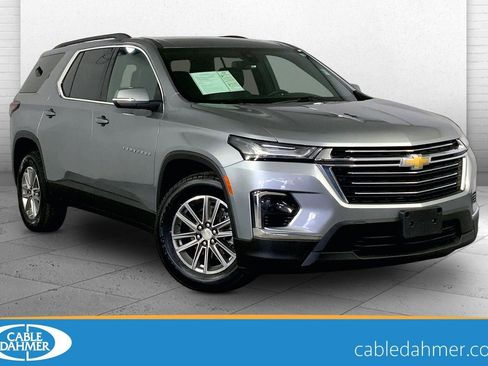 Used 2023 Chevrolet Traverse LT image 1
