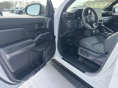 Used 2025 Toyota 4Runner TRD Off-Road Premium image 9