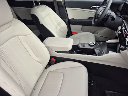 New 2026 Kia Sportage EX image 15