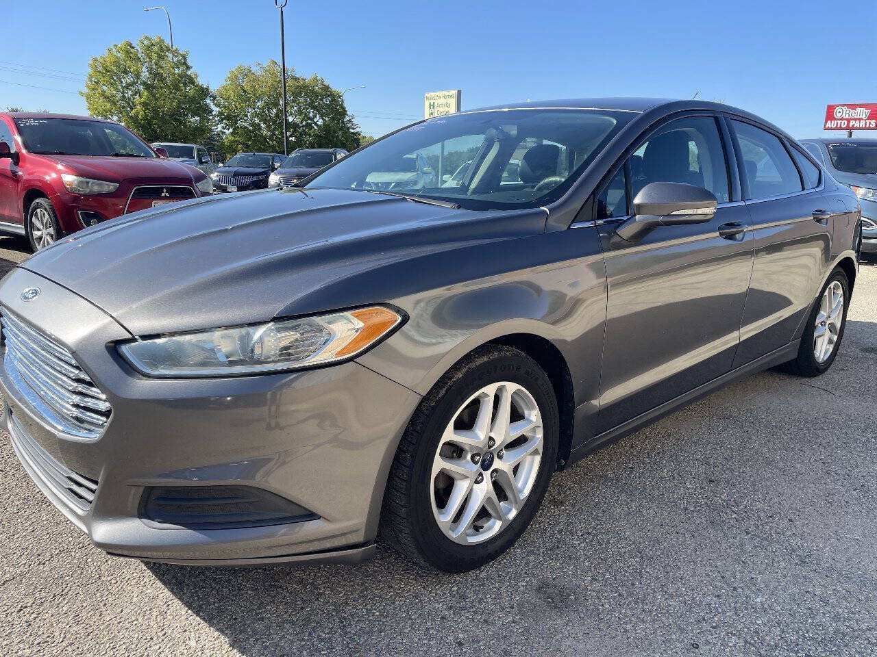 Used 2014 Ford Fusion SE FWD image 4